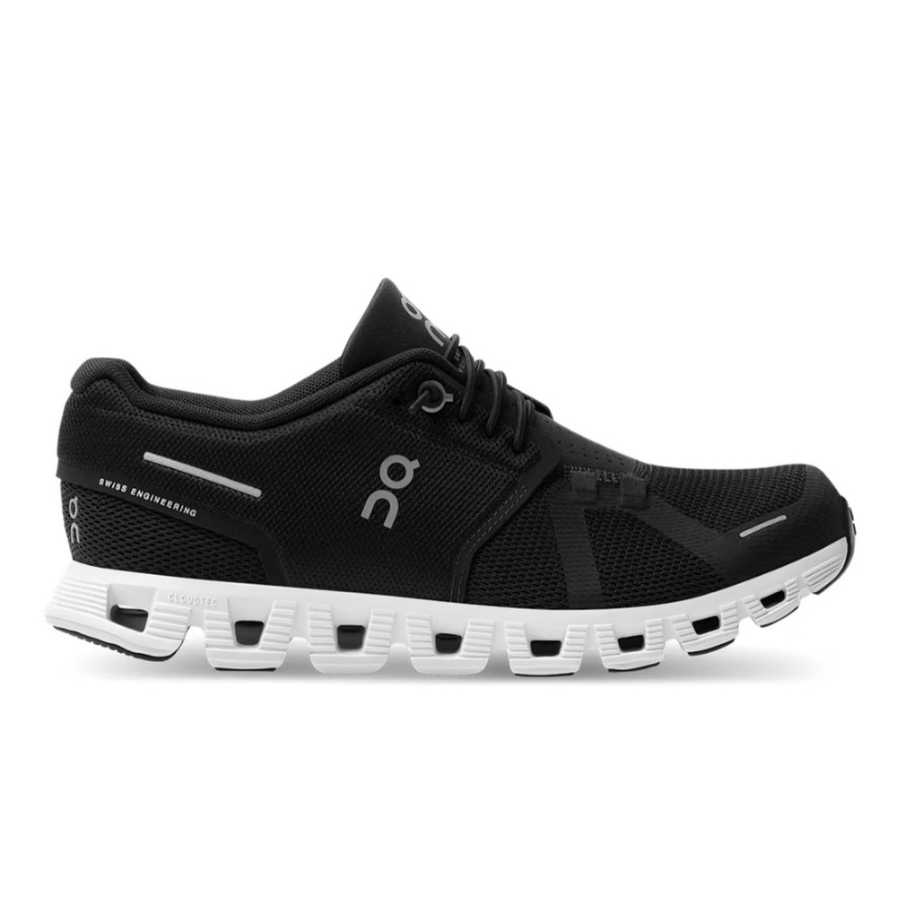 On Women’s Cloud 5 sneakers